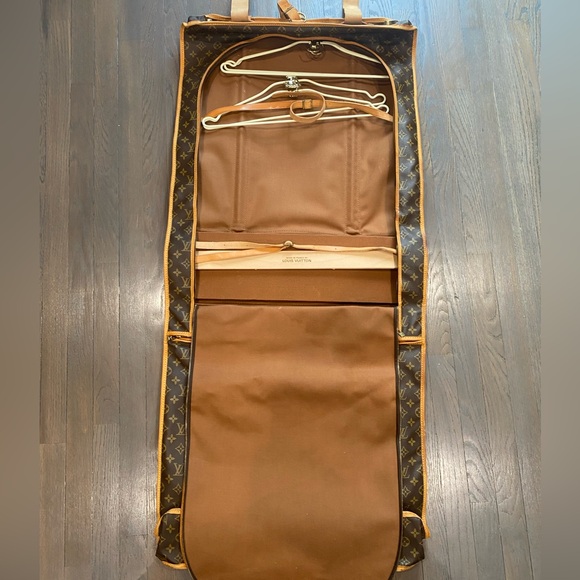 Louis Vuitton Monogram Garment Cover M23522 - Picture 7 of 12